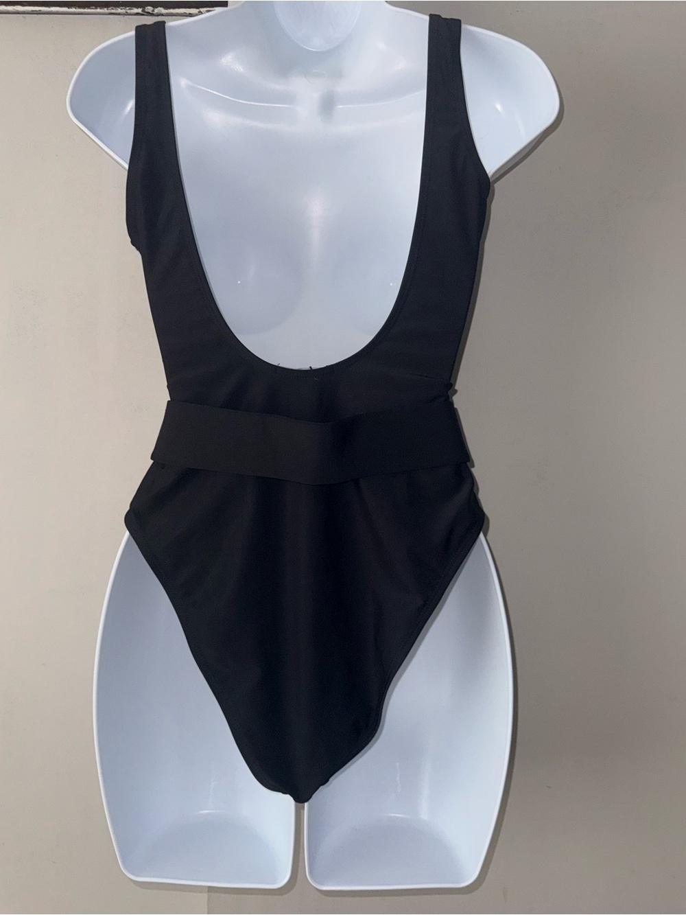 PrettyLittleThing Black One-Piece with belt detail - Picture 5 of 6